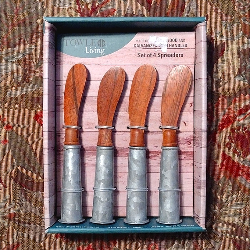 Galvanized handle spreaders